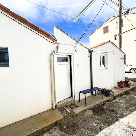 Maisonnette De Pecheur Chauffee Et Climatisee Port-la-Nouvelle Exteriör bild